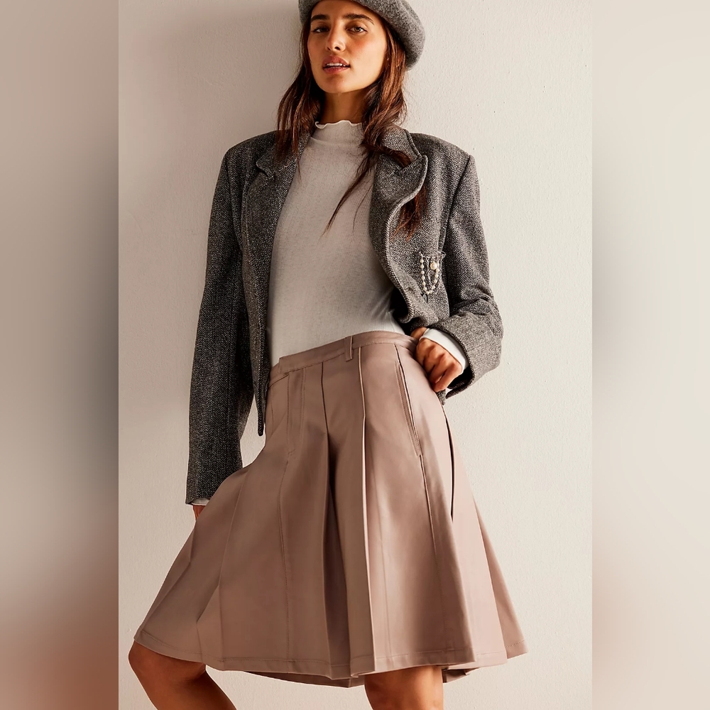 We The Free Vegan Pleated Mini Skirt Sz 6 NWT